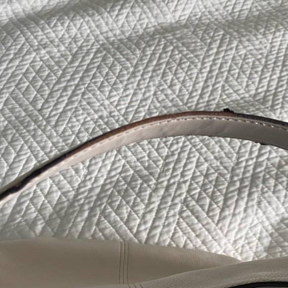 Michael Kors Joan Large Shoulder Bag - Picture 13 of 16